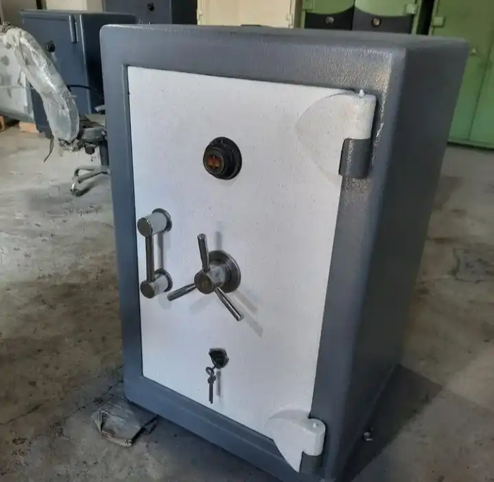 جنس گاوصندوق خانگی نسوز